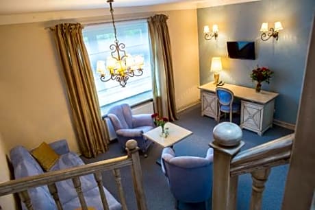 Junior Suite (2 Adults)