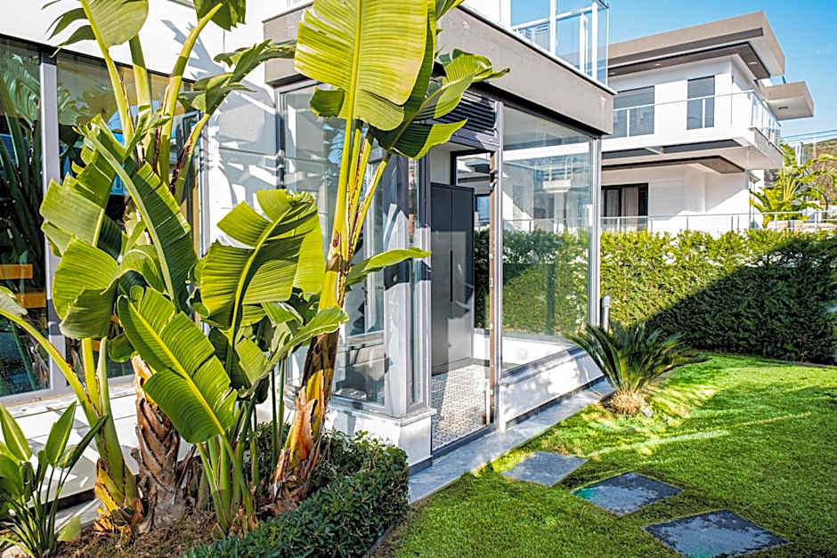 Çeşme lüks huzurlu yeni villa