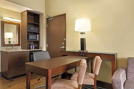 Suite with Two Queen Beds - Mobility and Hearing Access/Non-Smoking