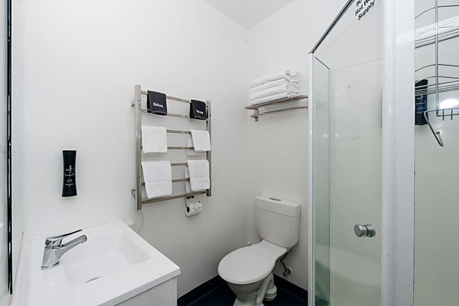 Gilmer Apartment Hotel