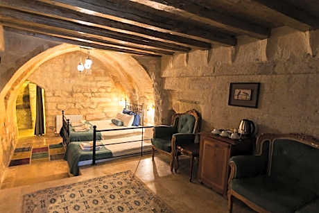 Standard Cave Room