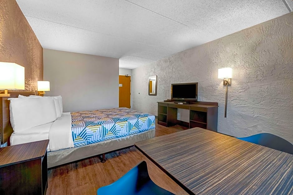 Motel 6 Elk Grove Village, IL - O'Hare