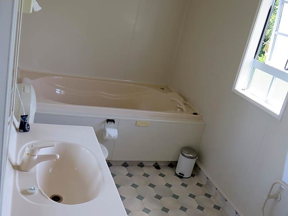 Admirals Motor Lodge