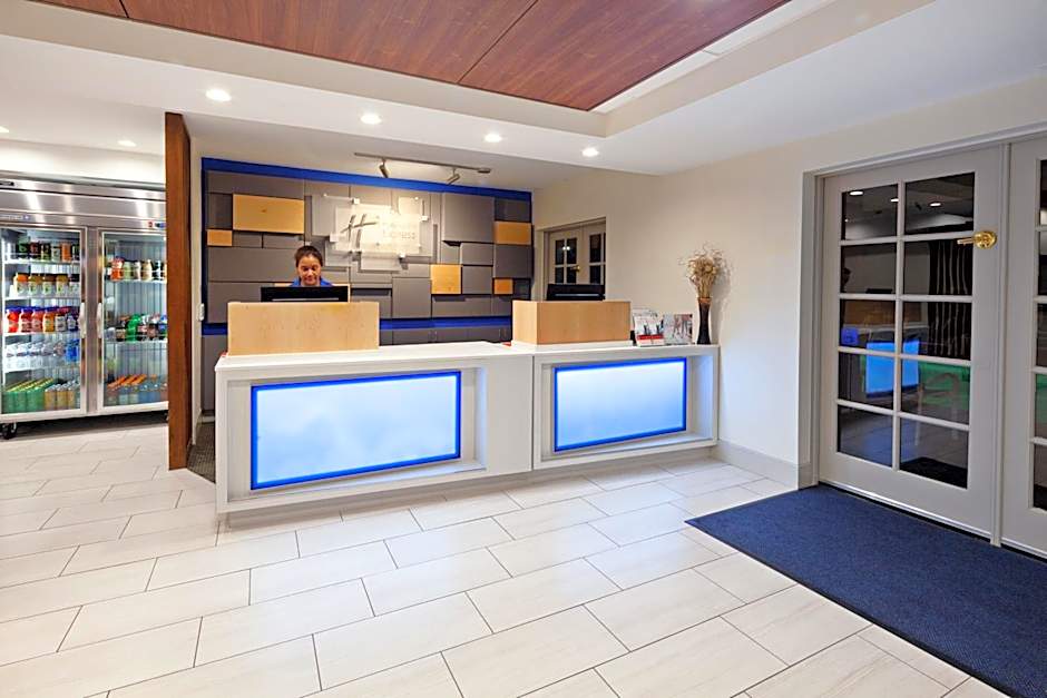 Holiday Inn Express Hotel & Suites San Diego-Escondido By IHG