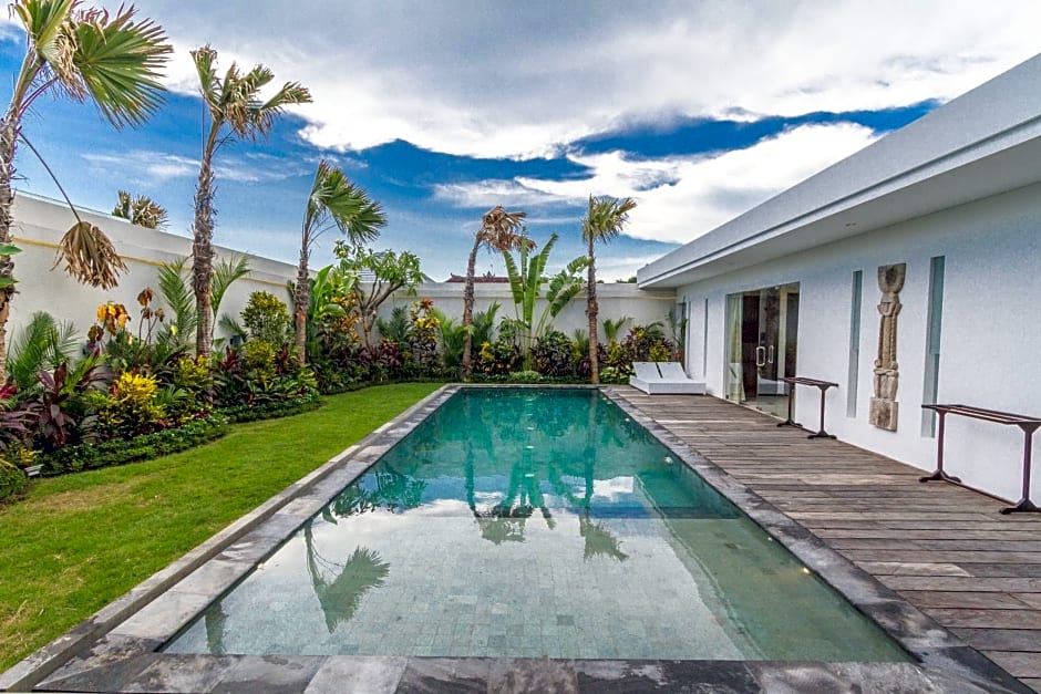 Villa Saha - Elegant 3-Bedroom in Seminyak