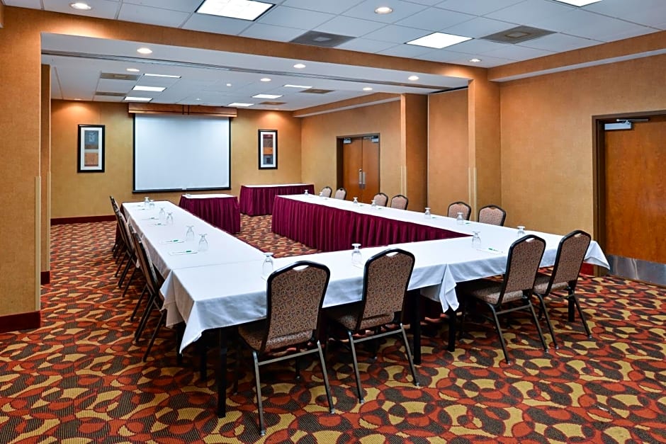 Holiday Inn Martinsburg, an IHG Hotel