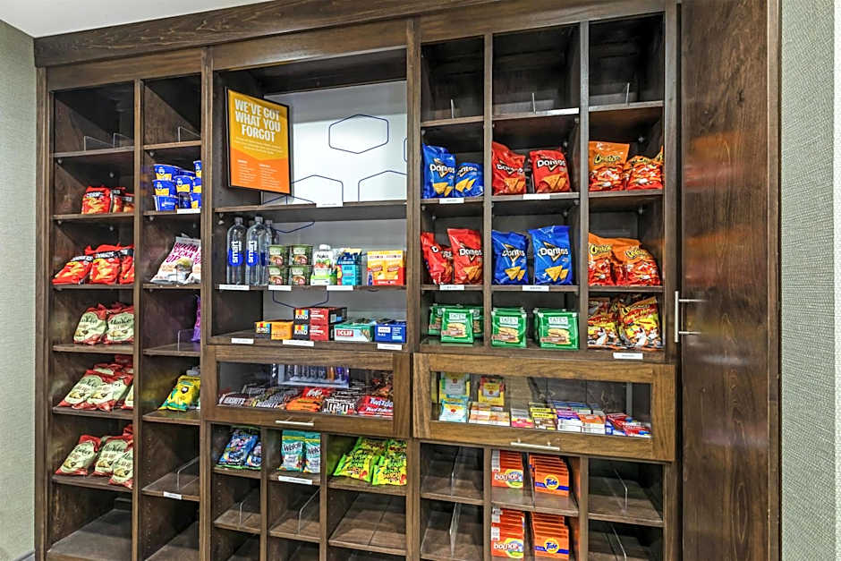 Hampton Inn & Suites Atlanta Airport West/Camp Creek Parkway