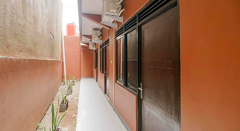 RedDoorz Syariah @ Bulak Kapal