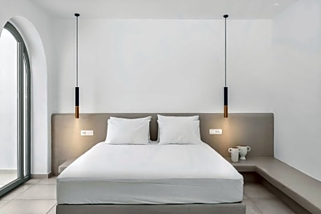 Superior Suite with Private Heated Pool & Sea View