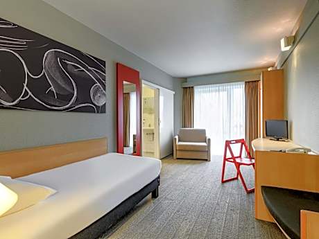Standard Single Room with Sofabed - Disability Access