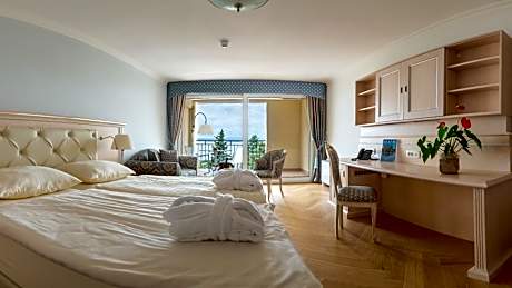 Deluxe Double Room with Balcony and Sea View