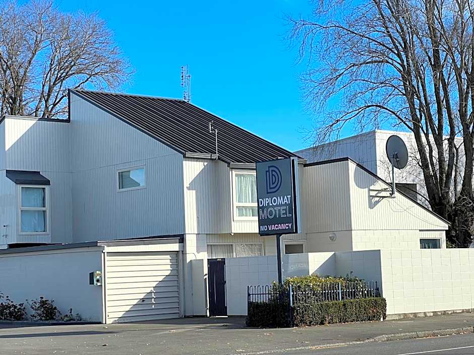 Diplomat Motel