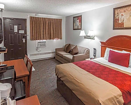Queen Room with Sofa Bed - Non-Smoking
