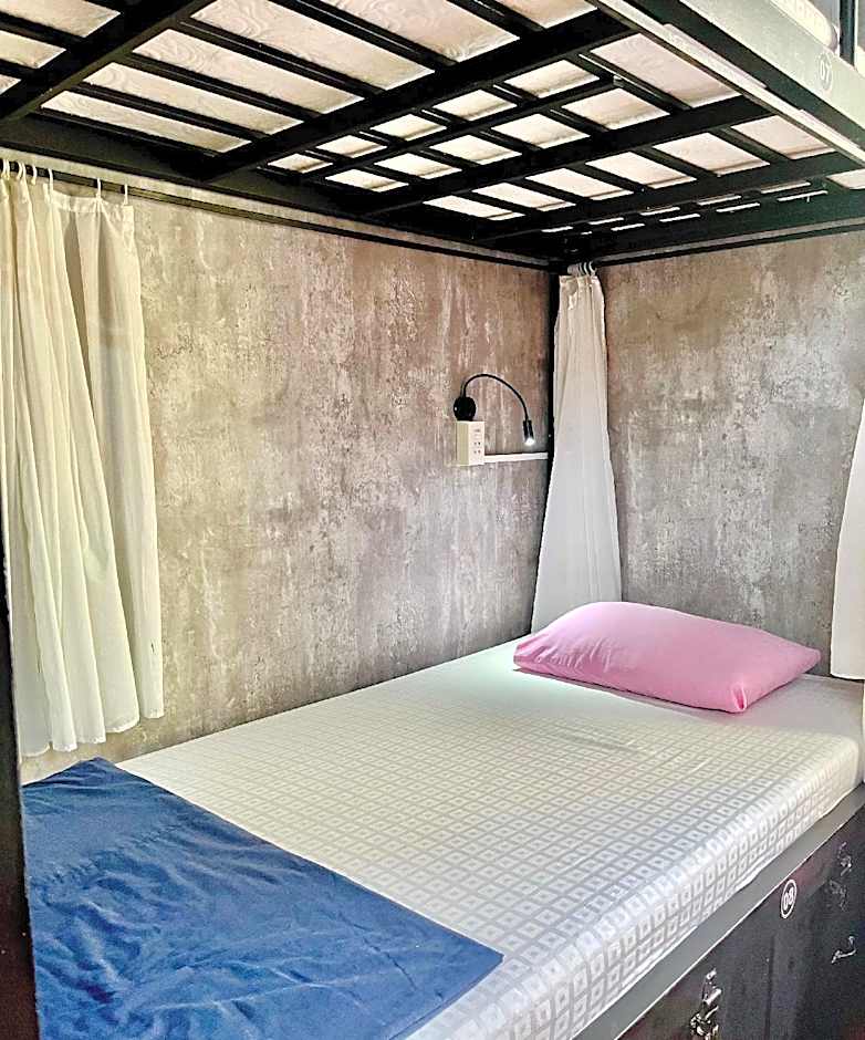 Amy Hostel Hue