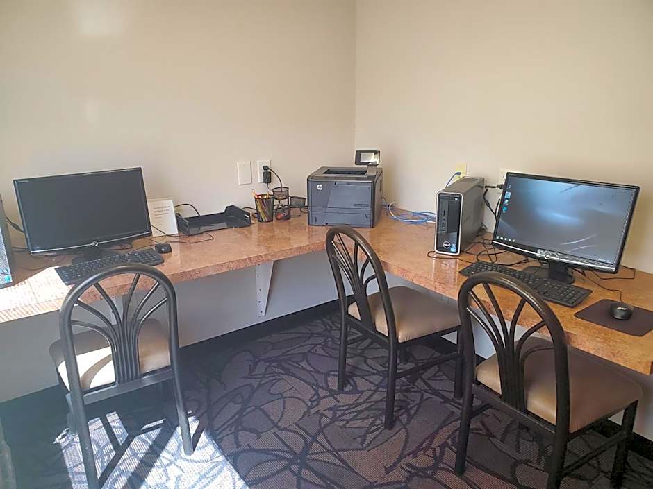 Expressway Suites Fargo