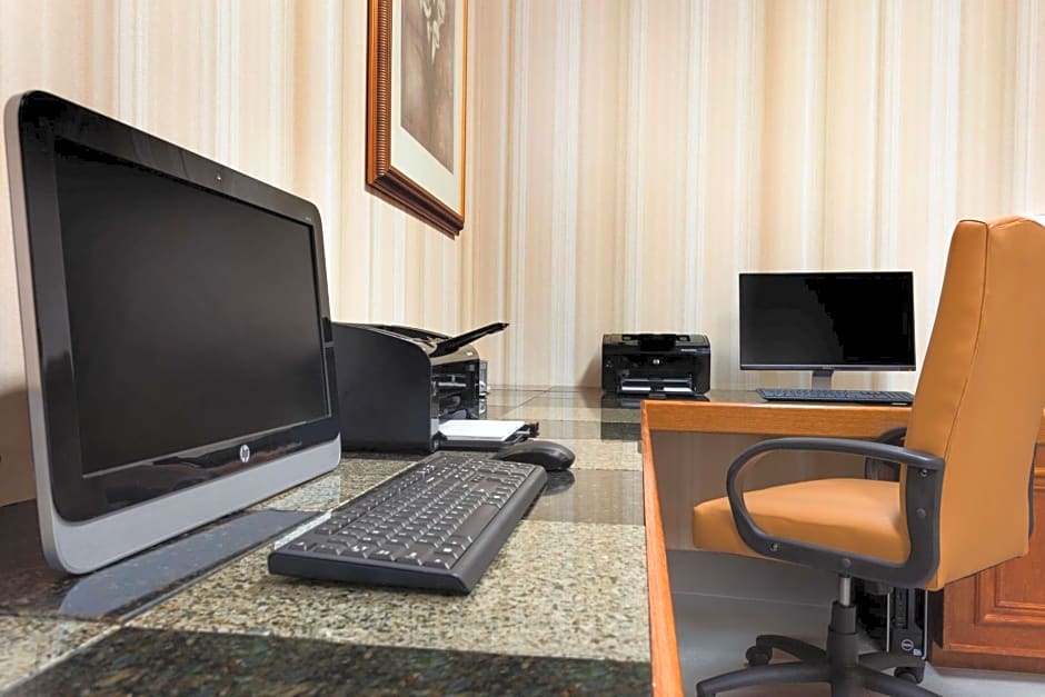 Country Inn & Suites by Radisson, Columbia, MO