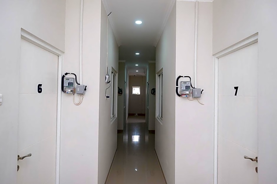 RedDoorz near Kawasan Bandara Ahmad Yani Semarang 2