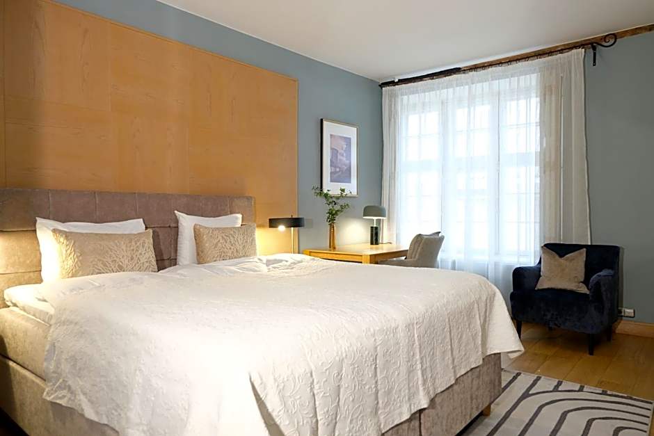 The Three Sisters Hotel