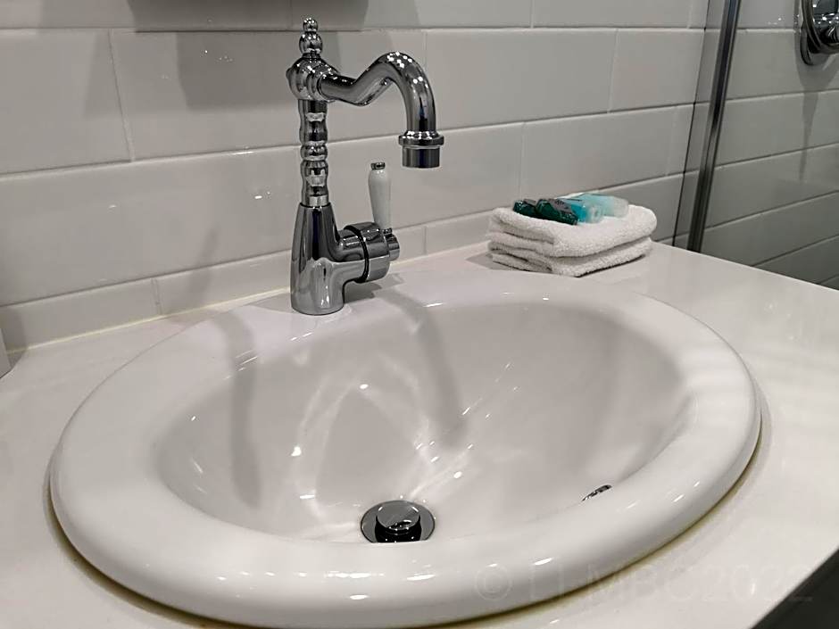 Adelaide Mansions Serviced Apartments