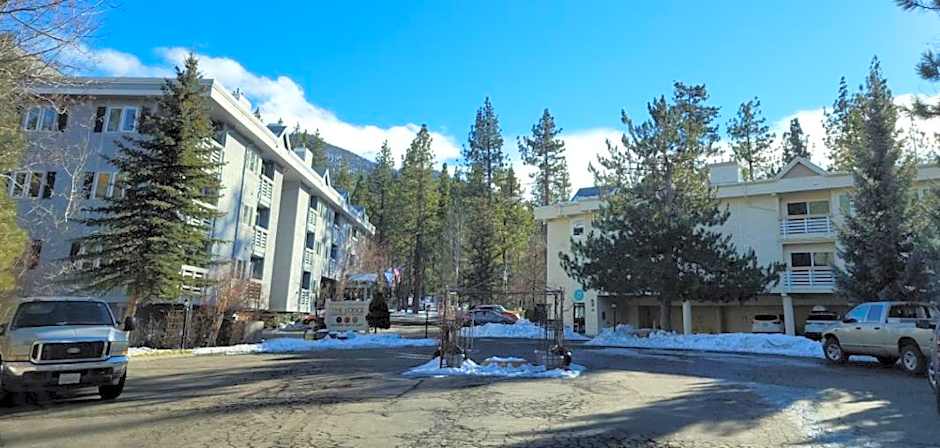 GetAways at the Lodge at Kingsbury Crossing
