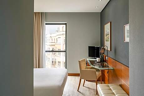 Deluxe Double or Twin Room with City View