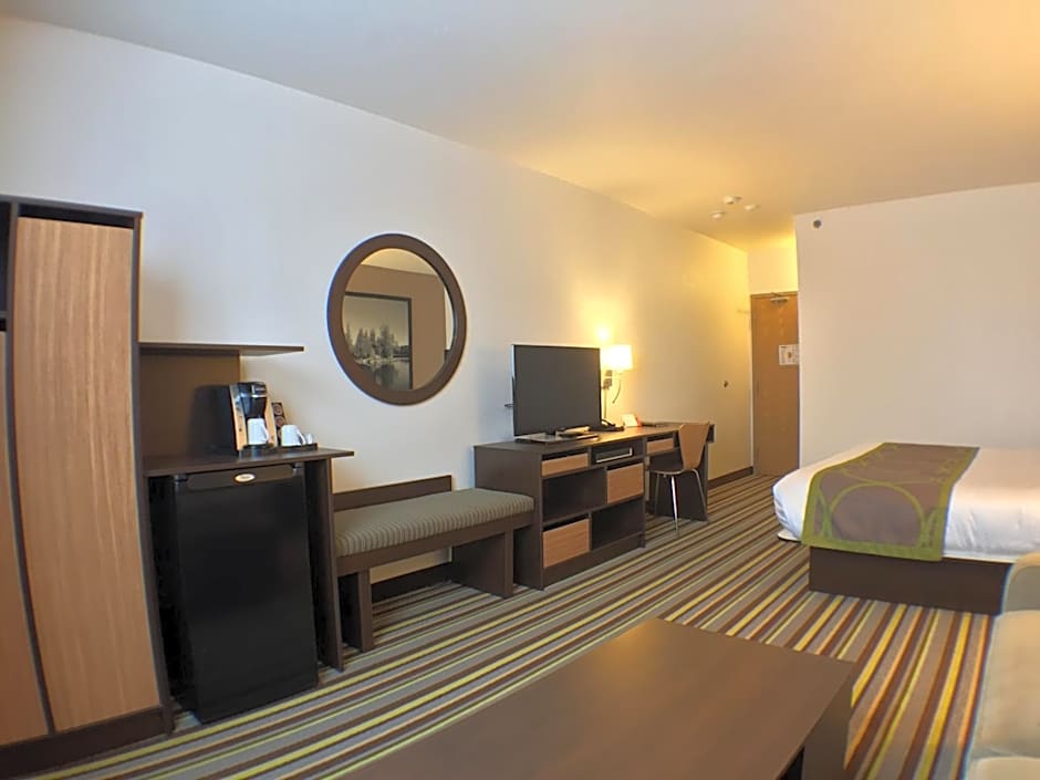 Super 8 by Wyndham Kenora