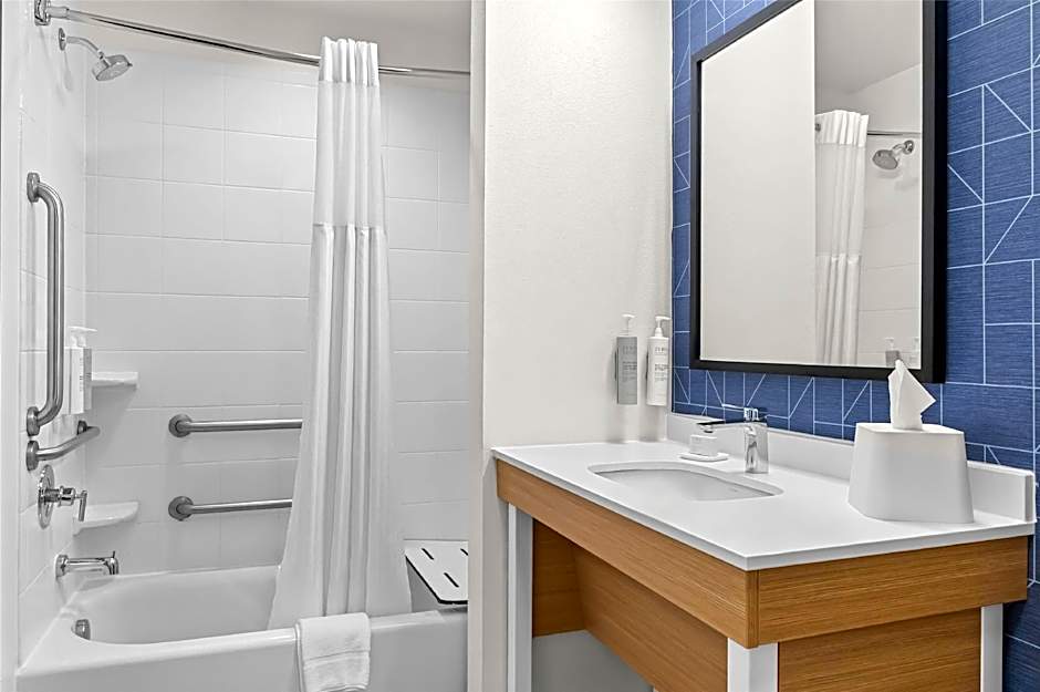 Spark by Hilton Victoria