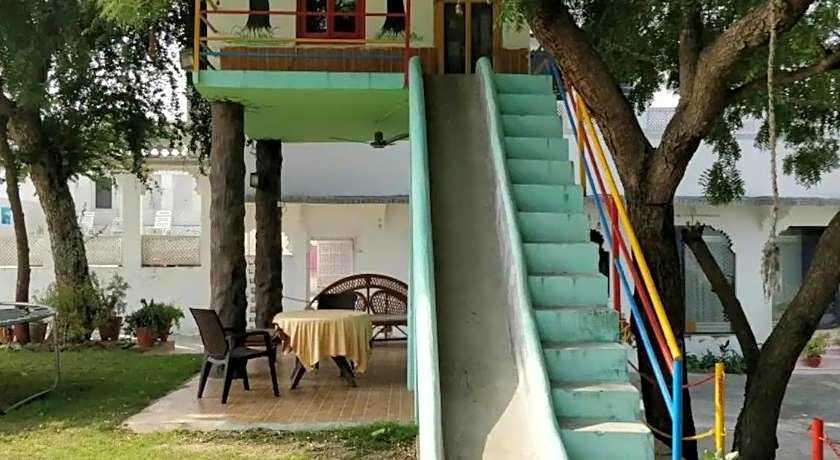 Devendragarh - A Boutique Lake Facing Guest House On Lake Fateh Sagar