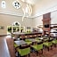 La Quinta Inn & Suites by Wyndham Conference Center Prescott
