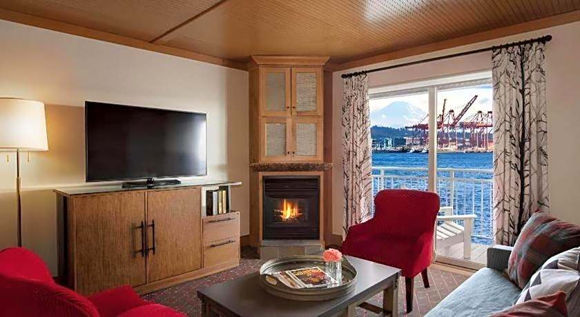 The Edgewater, A Noble House Hotel