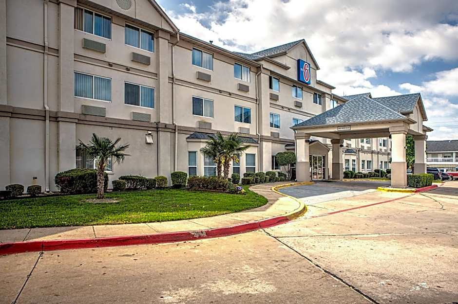 Motel 6-Dallas, TX - Northwest