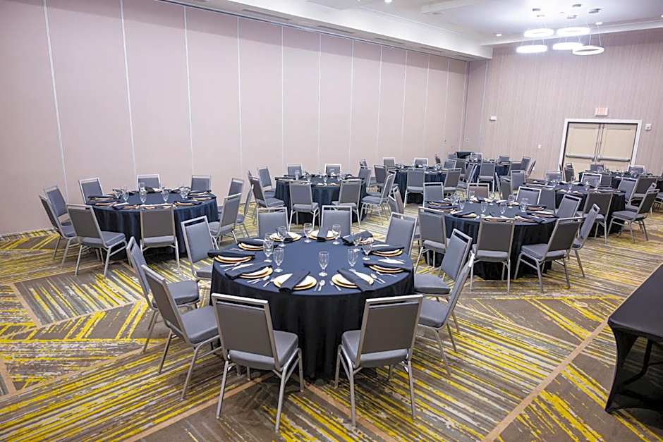 Holiday Inn & Suites Houston NW - Willowbrook By IHG