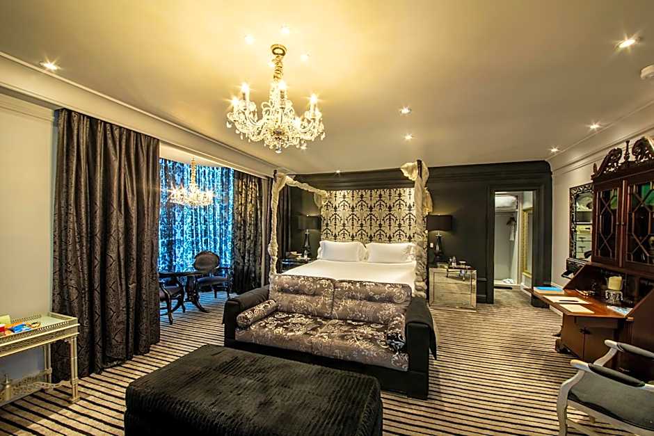 Photo 1 of 5 of Suite