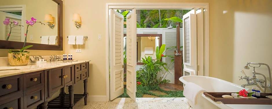 Round Hill Hotel & Villas