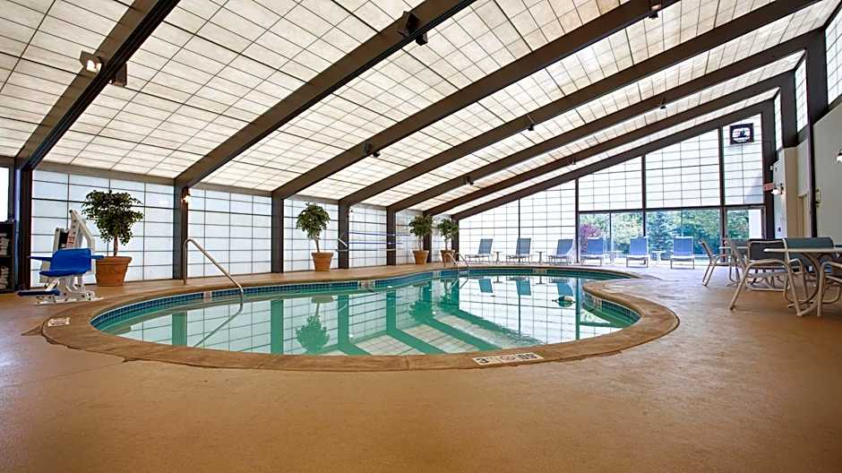 Best Western Plus New Englander