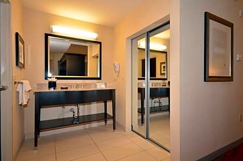 Hampton Inn and Suites Tulsa/Catoosa