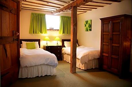 Twin Room with Shower- Annex