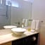 Sandown Regency Hotel & Apartments