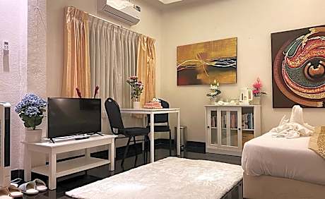 Suite with Garden View