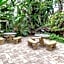 Palm Beach Paradise Walk to Beach Pool WiFi 86" TV WiFi