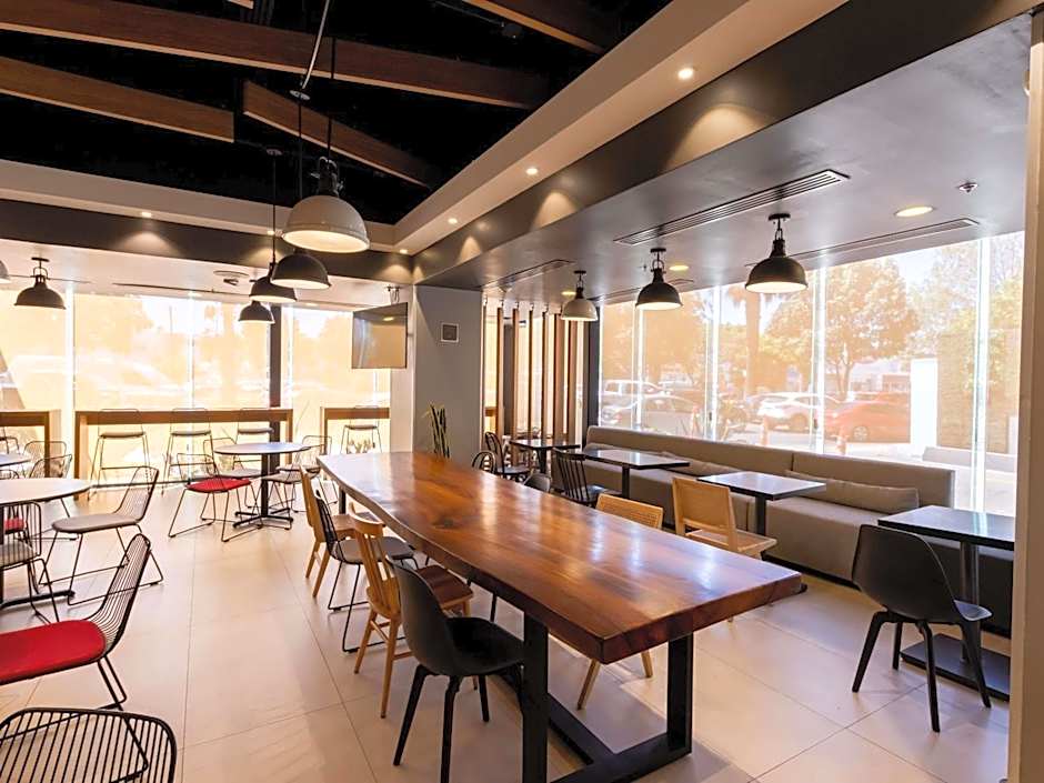 ibis Tijuana