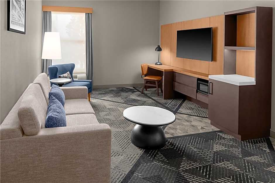 DoubleTree by Hilton Dayton Fairborn