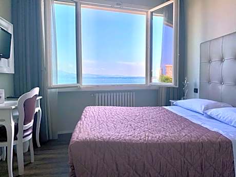 Single Room with Lake View