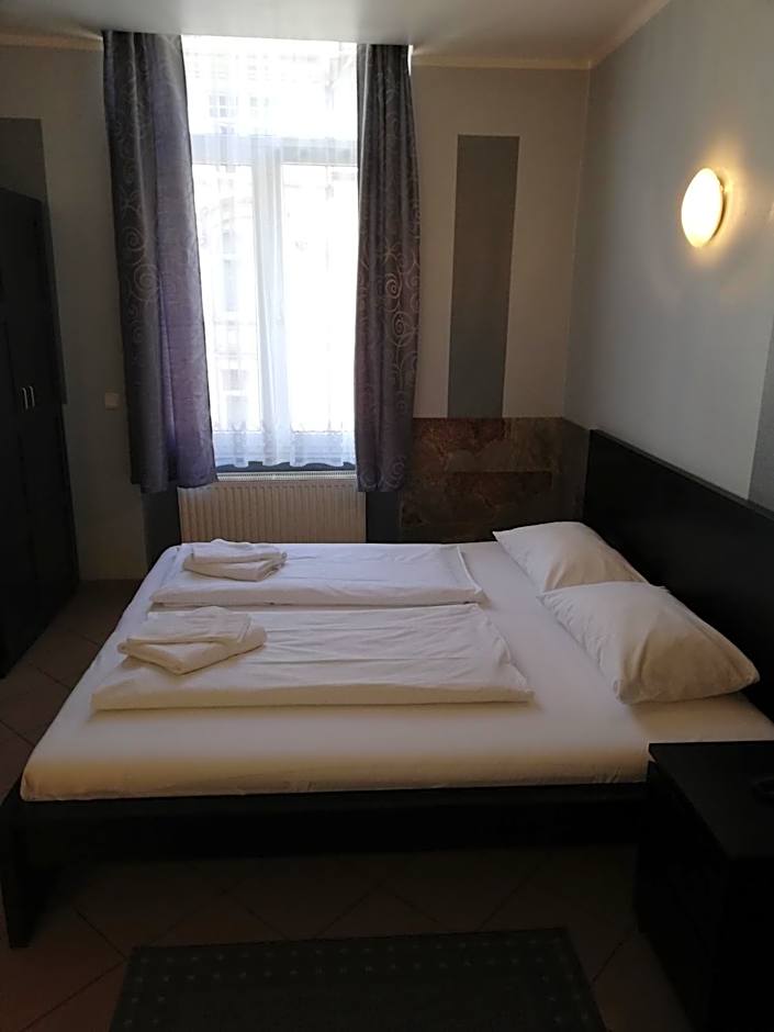 Angel Hotel