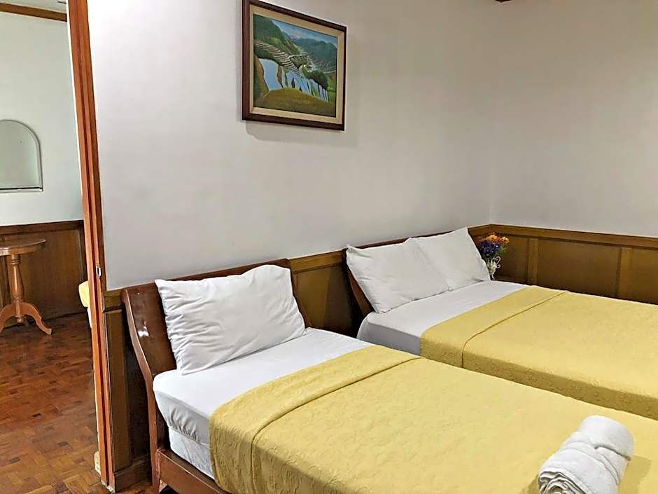 Tahanan Lakeview Hotel