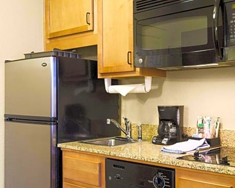 King Suite - Non-Smoking