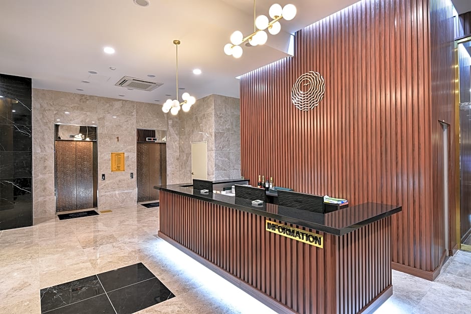 Sea & Moon Tourist Hotel