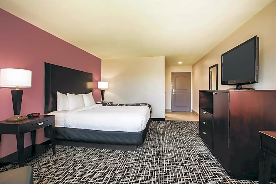 La Quinta Inn & Suites by Wyndham Russellville