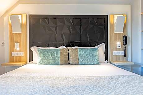 Two Connecting Standard Double Rooms