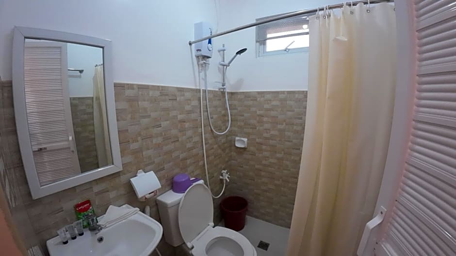 Queenslander Hotel and Restaurant